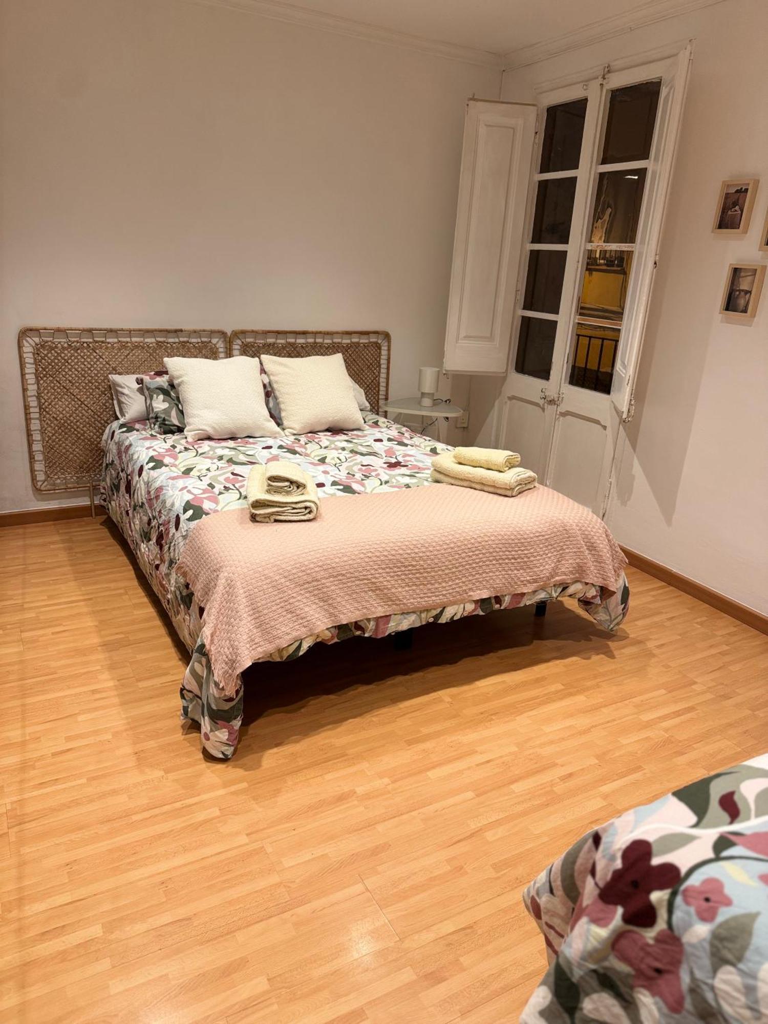 Acogedor Piso En Barcelona Apartment Bagian luar foto
