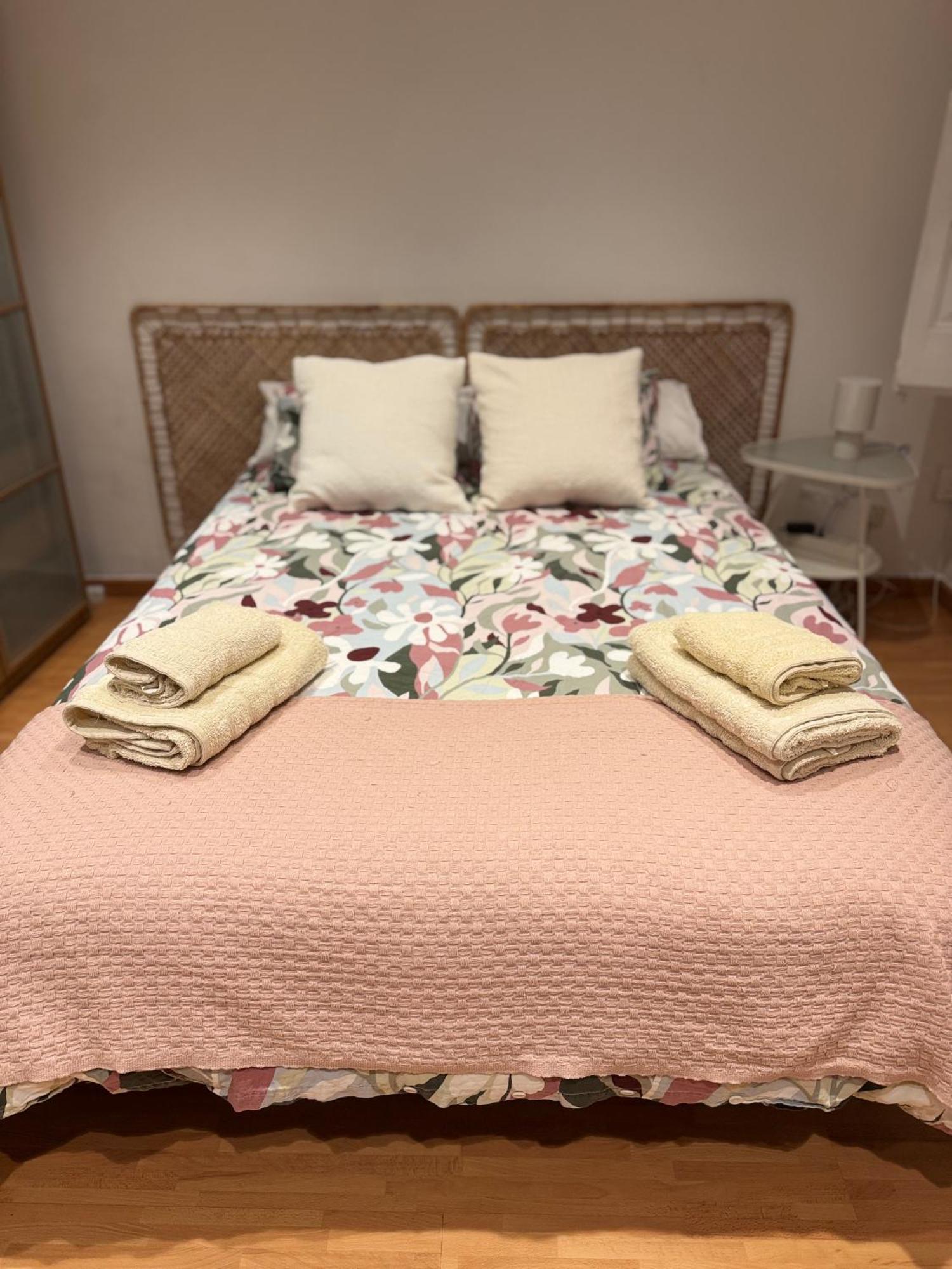 Acogedor Piso En Barcelona Apartment Bagian luar foto