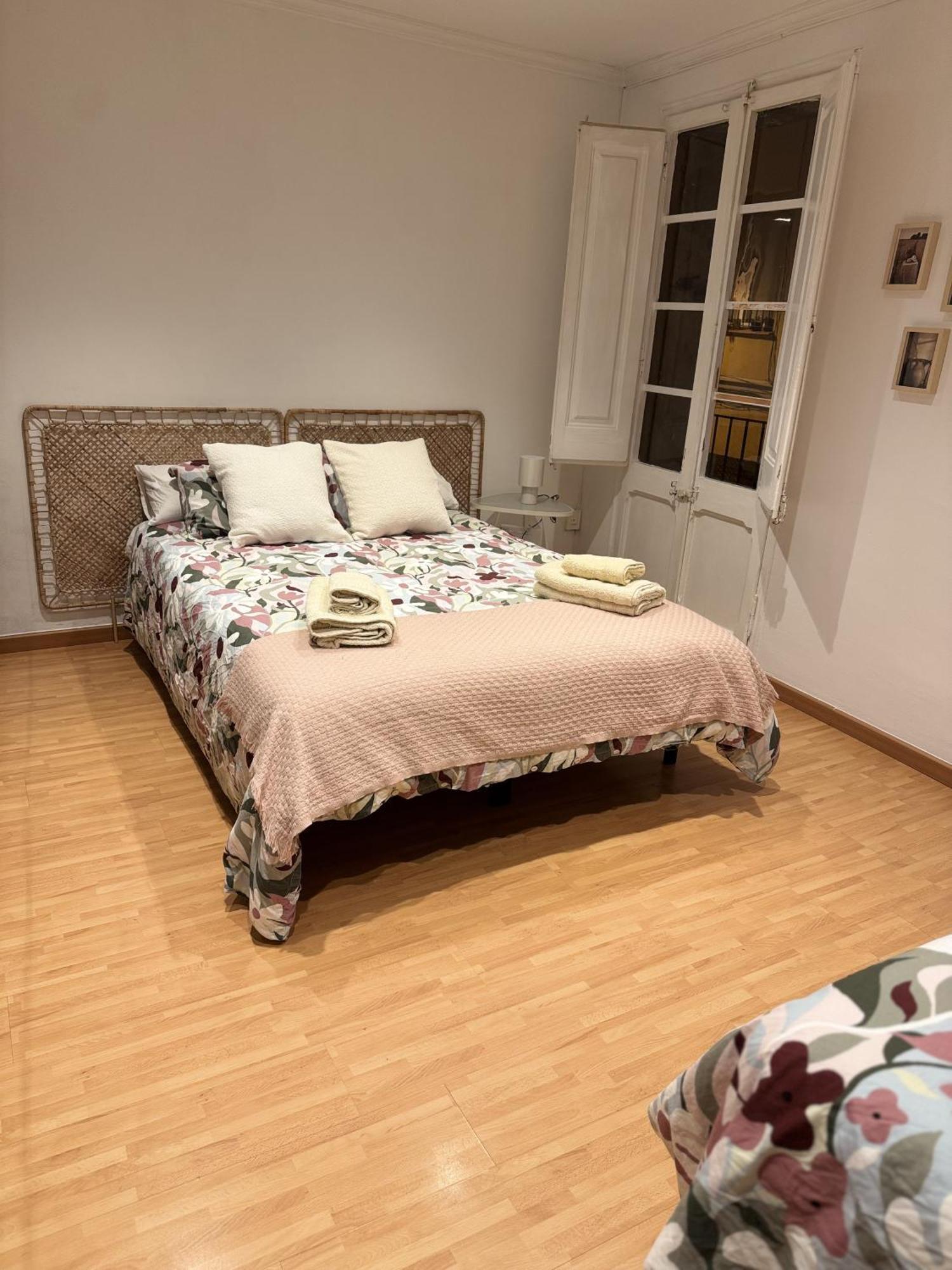 Acogedor Piso En Barcelona Apartment Bagian luar foto