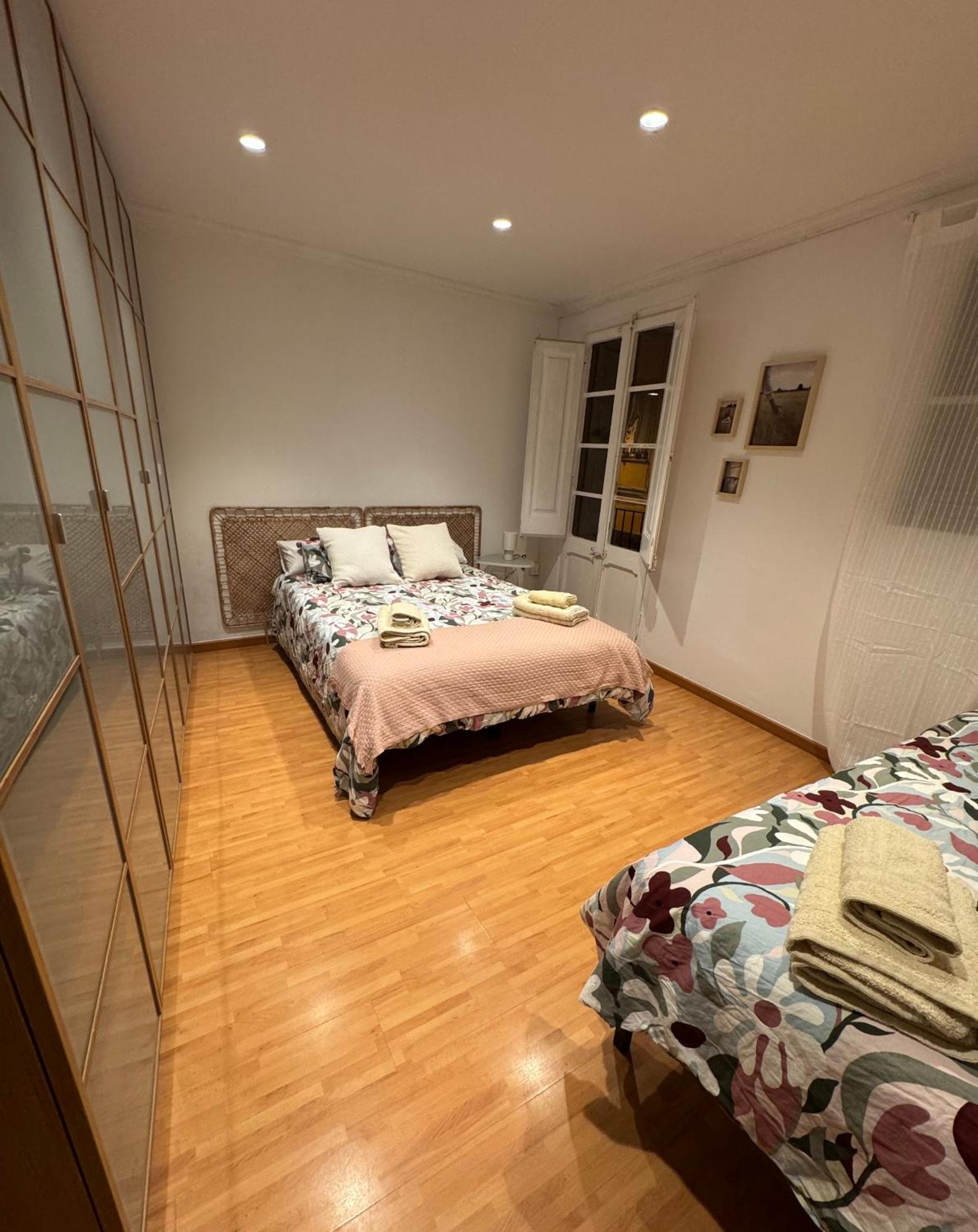 Acogedor Piso En Barcelona Apartment Bagian luar foto