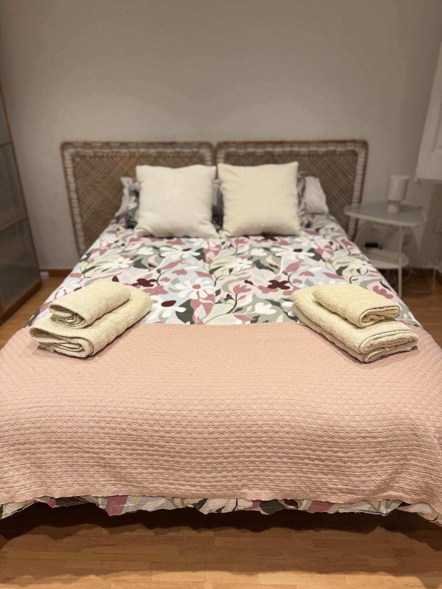 Acogedor Piso En Barcelona Apartment Bagian luar foto